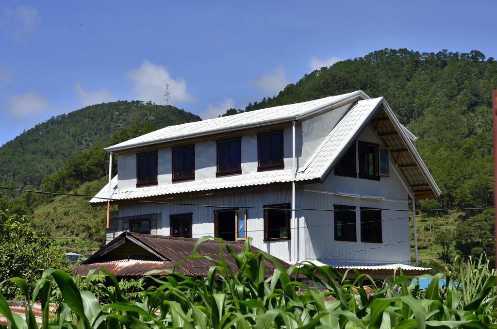 Agape Log Cabin ساغادا المظهر الخارجي الصورة